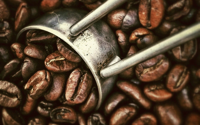 coffee beans spoon